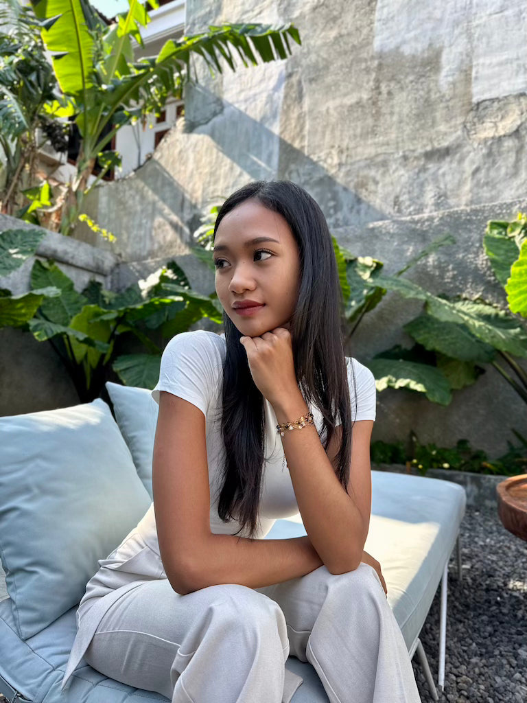 The Mistake of Wearing Gemstone Bracelets Too Tight — How It Affects Comfort and Longevity