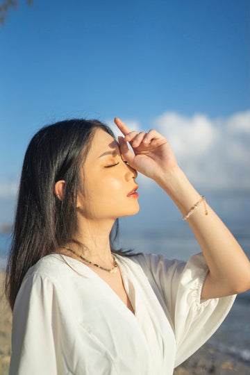 Sweat, Soap, and Sunlight – The Invisible Everyday Elements That Slowly Change Your Bracelet