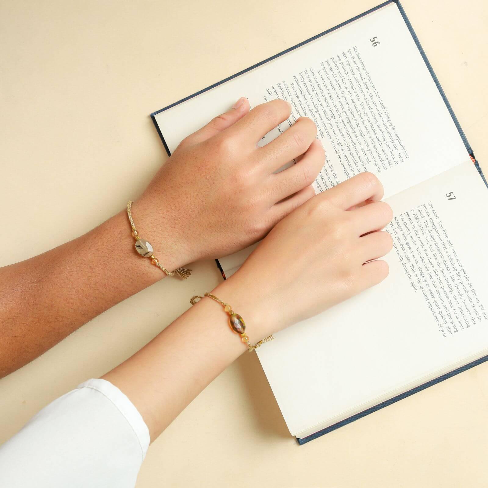 Yarnspirations Gemstone Couple - praijing