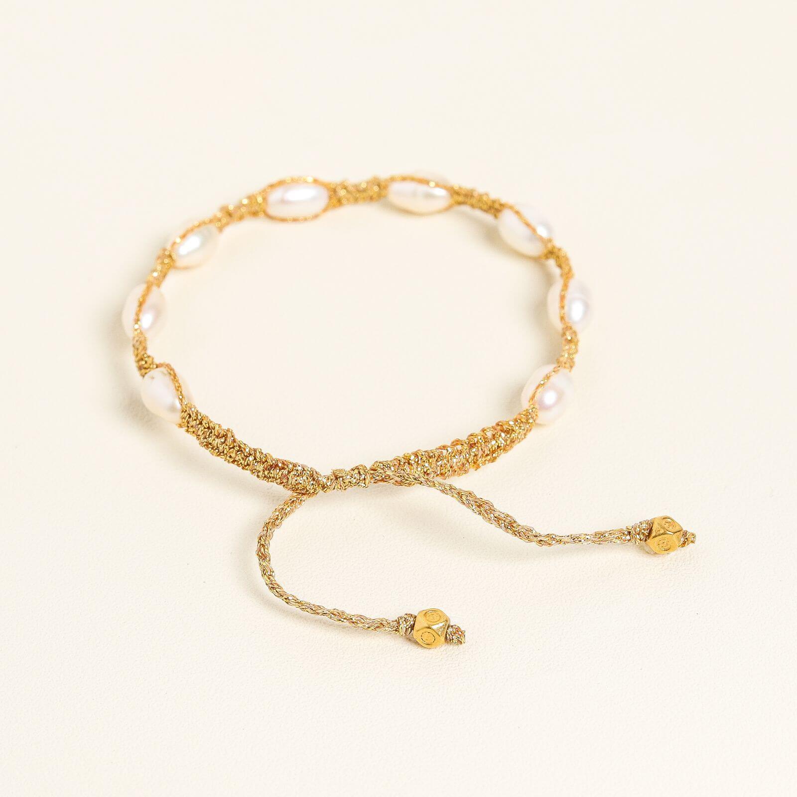 Goldy Luster Pearl Bracelet - praijing