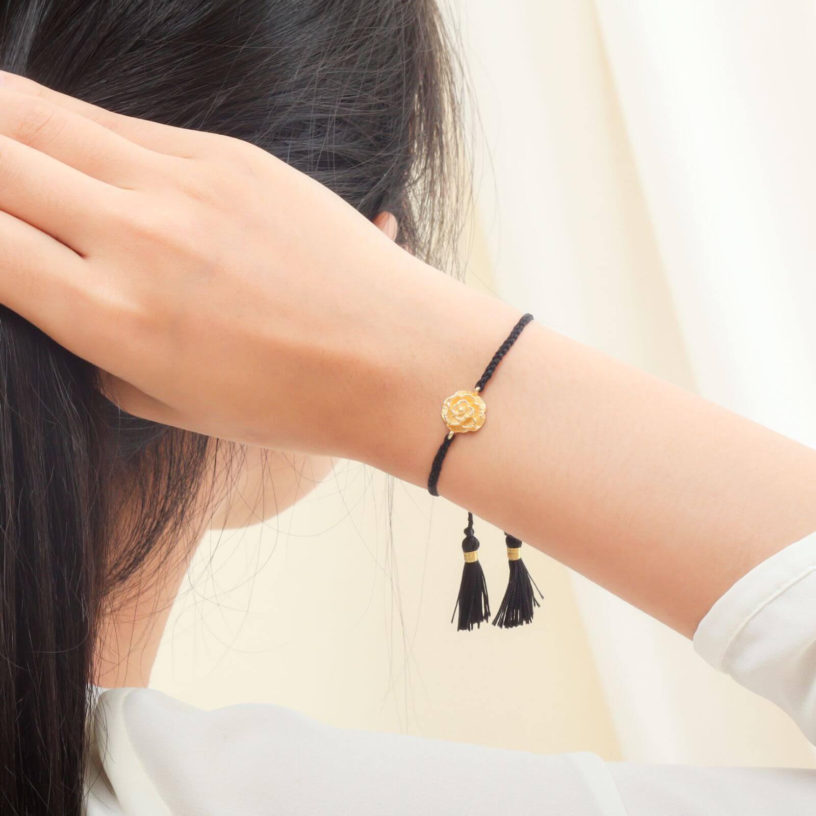 Yarnspirations Black Spinel Pendant Bracelet - Main Image